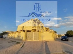 Villa for annual rent in an excellent location, in the Rawda area.